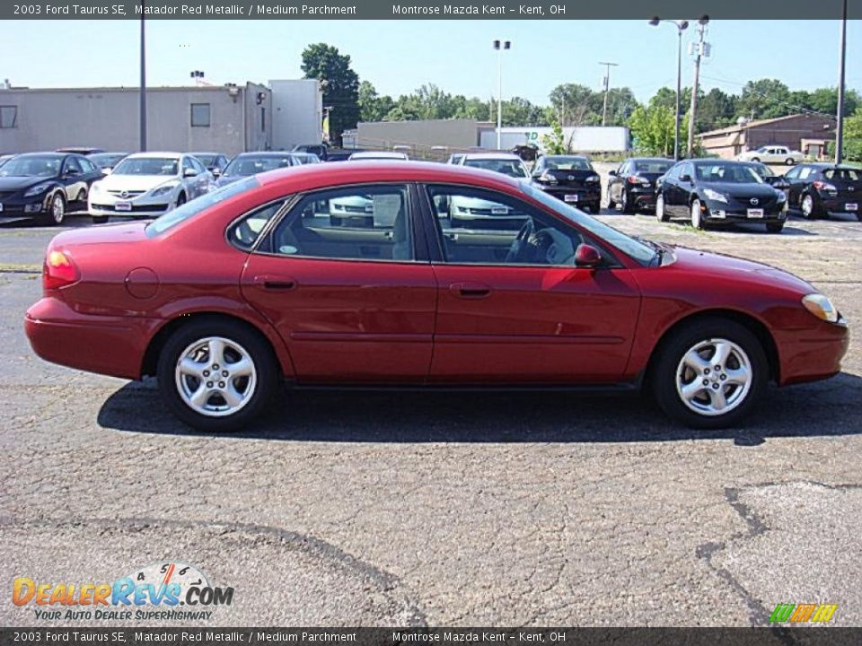 2003 Ford Taurus SE Matador Red Metallic / Medium Parchment Photo #2