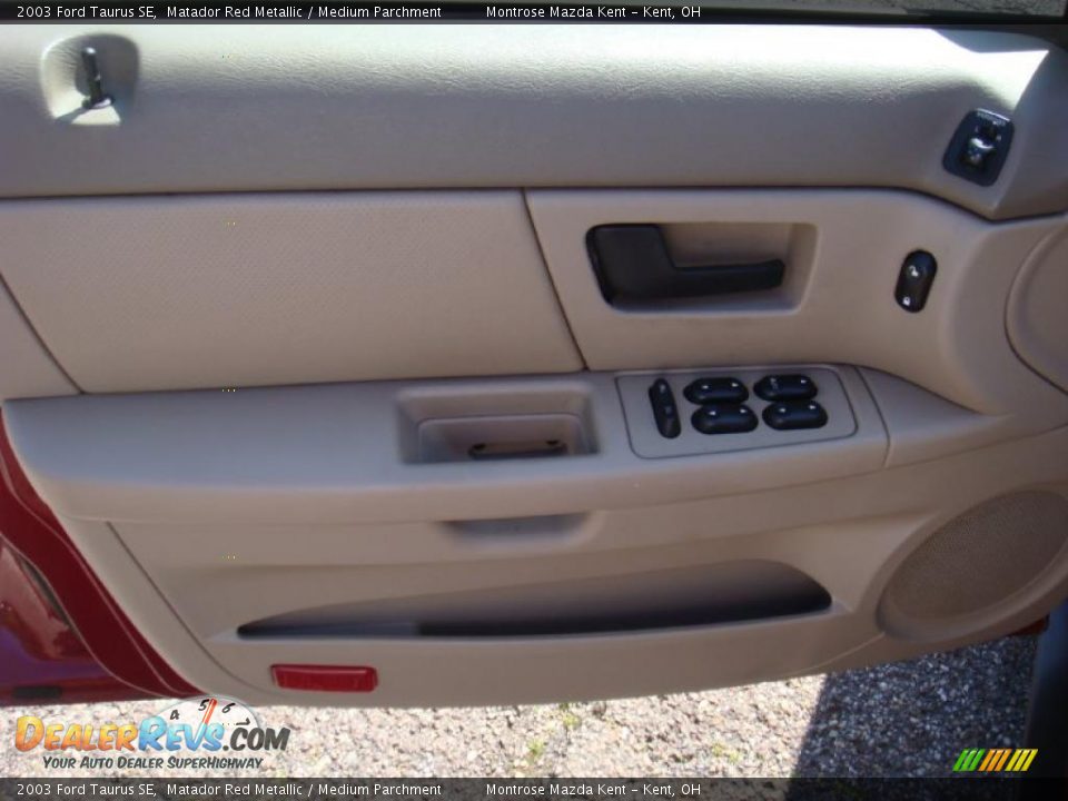 2003 Ford Taurus SE Matador Red Metallic / Medium Parchment Photo #14