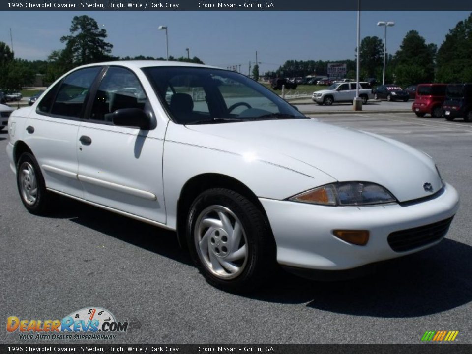 1996 Chevrolet Cavalier LS Sedan Bright White / Dark Gray Photo #7