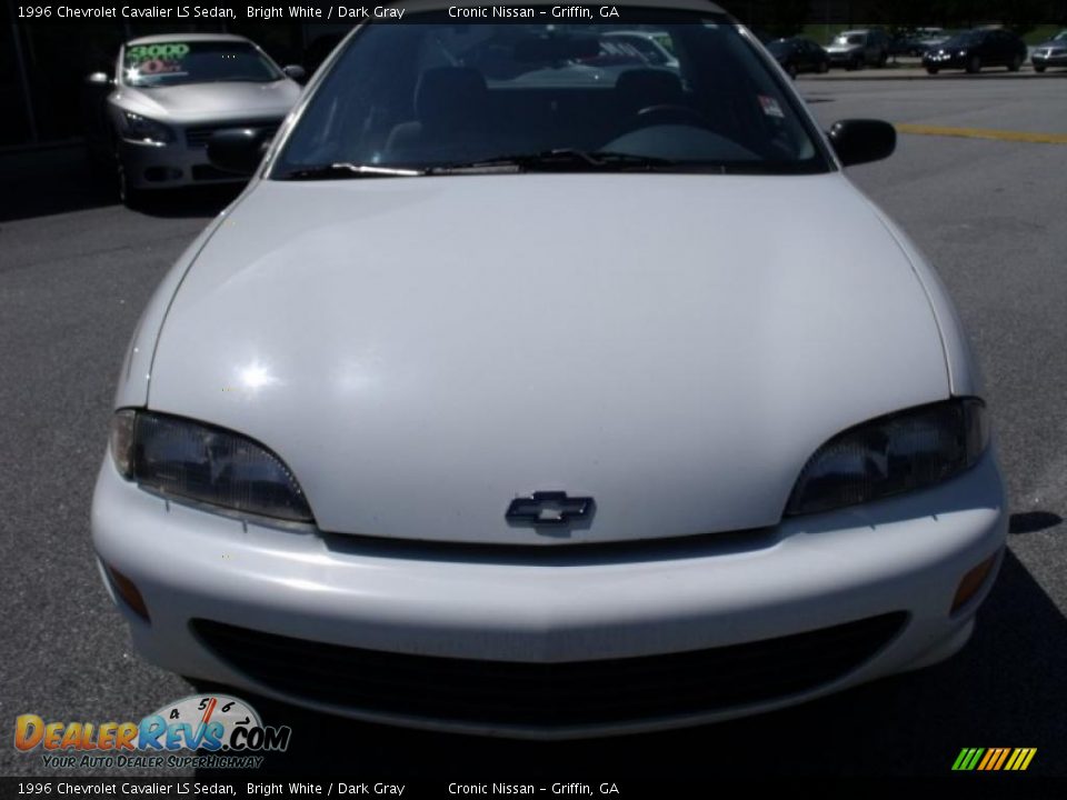1996 Chevrolet Cavalier LS Sedan Bright White / Dark Gray Photo #8