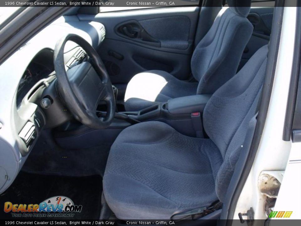1996 Chevrolet Cavalier LS Sedan Bright White / Dark Gray Photo #10