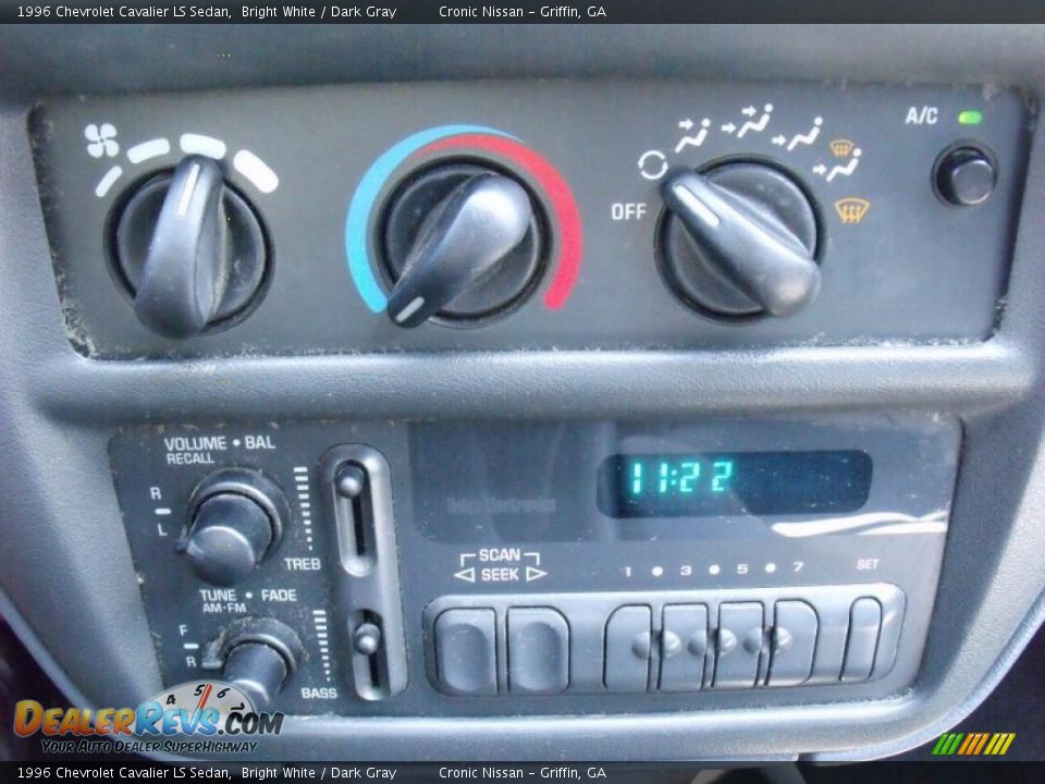 1996 Chevrolet Cavalier LS Sedan Bright White / Dark Gray Photo #16