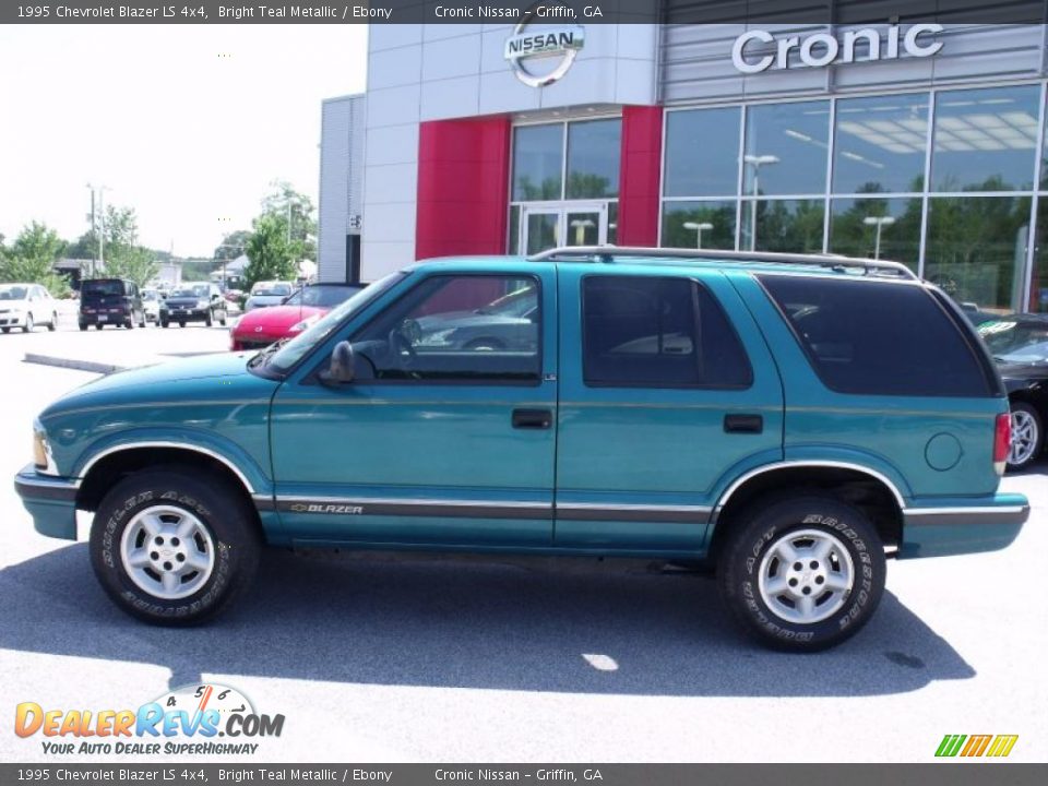1995 Chevrolet Blazer LS 4x4 Bright Teal Metallic / Ebony Photo #2