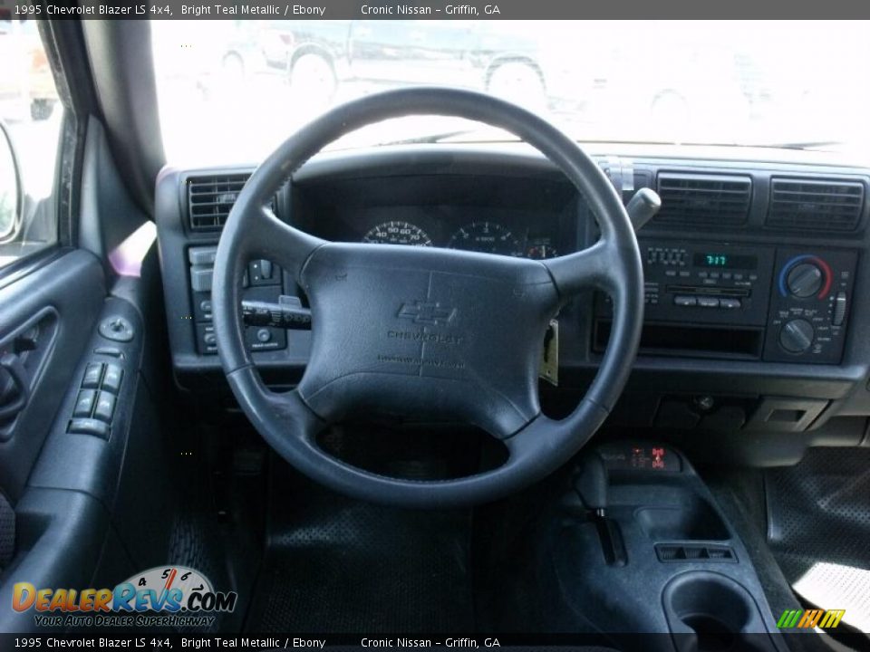 1995 Chevrolet Blazer LS 4x4 Bright Teal Metallic / Ebony Photo #16