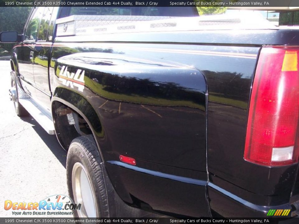 1995 Chevrolet C/K 3500 K3500 Cheyenne Extended Cab 4x4 Dually Black / Gray Photo #21