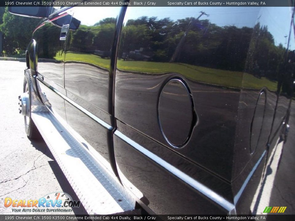 1995 Chevrolet C/K 3500 K3500 Cheyenne Extended Cab 4x4 Dually Black / Gray Photo #22