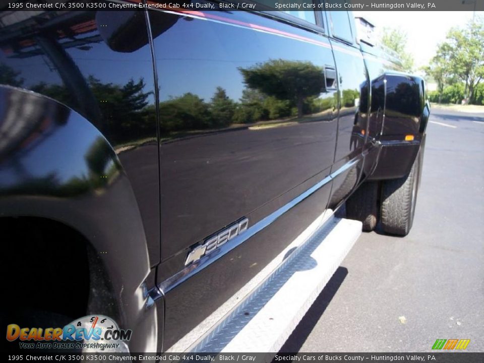 1995 Chevrolet C/K 3500 K3500 Cheyenne Extended Cab 4x4 Dually Black / Gray Photo #23