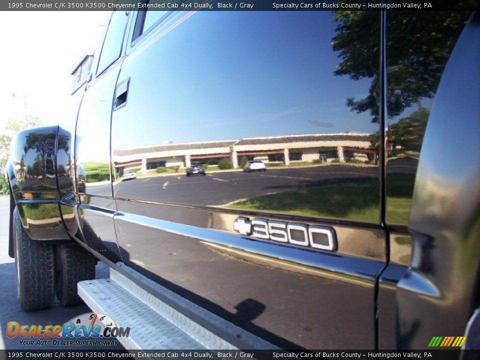 1995 Chevrolet C/K 3500 K3500 Cheyenne Extended Cab 4x4 Dually Black / Gray Photo #24