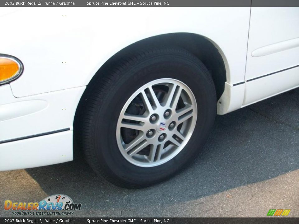 2003 Buick Regal LS White / Graphite Photo #2