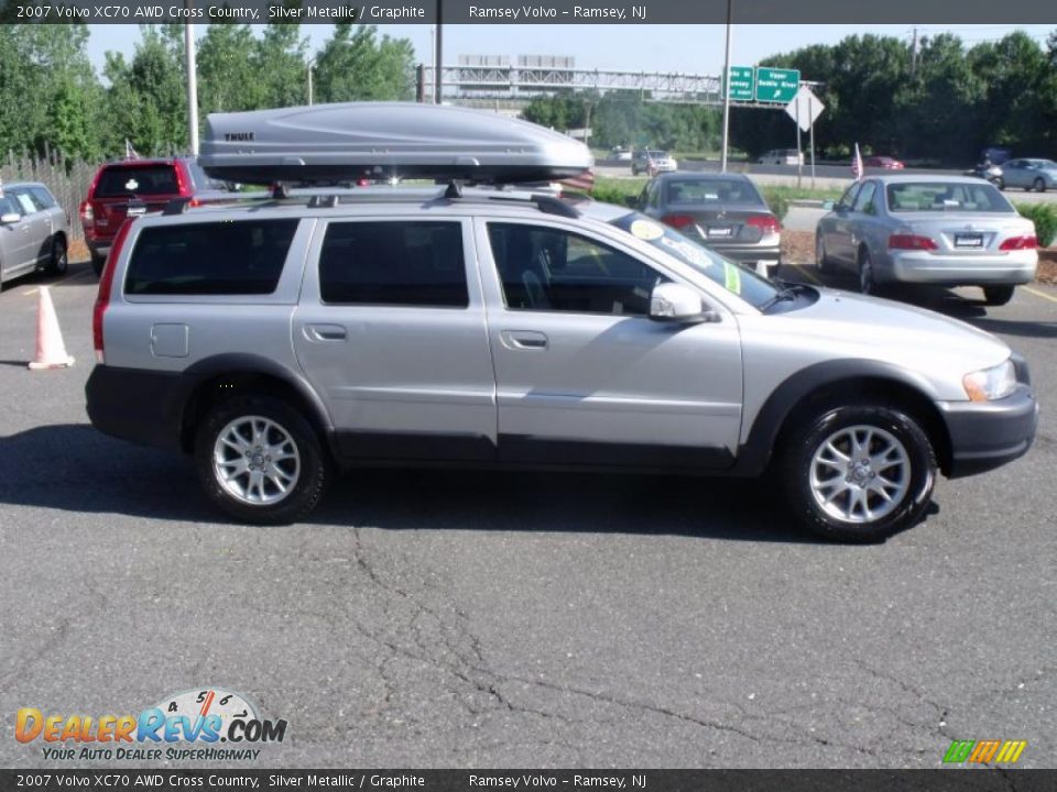 2007 Volvo XC70 AWD Cross Country Silver Metallic / Graphite Photo #2
