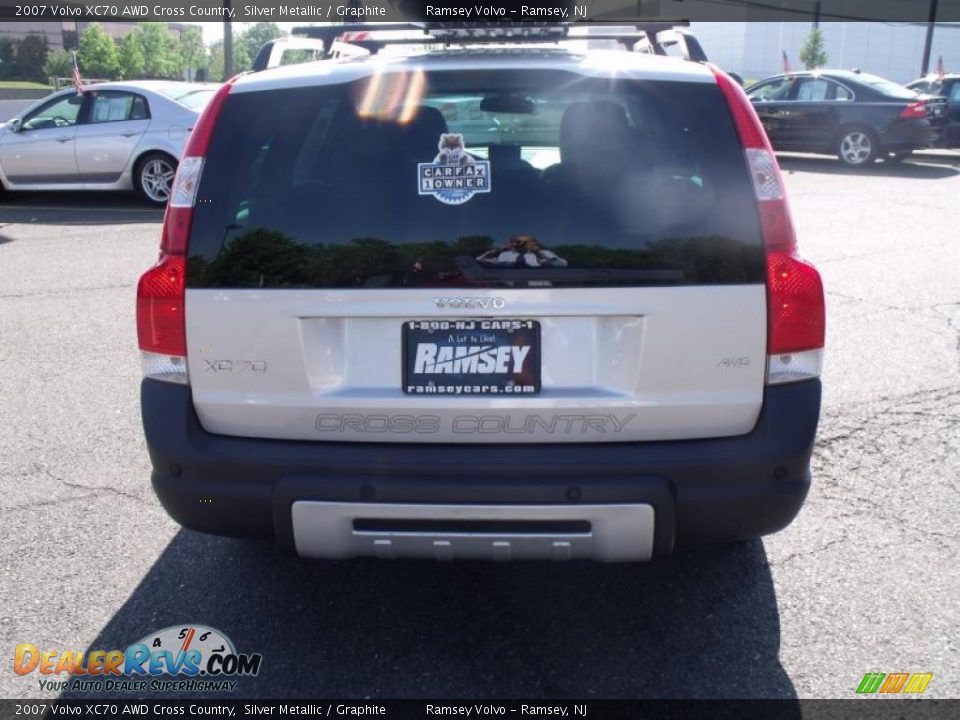 2007 Volvo XC70 AWD Cross Country Silver Metallic / Graphite Photo #4