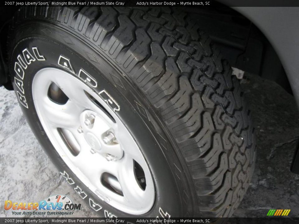 2007 Jeep Liberty Sport Midnight Blue Pearl / Medium Slate Gray Photo #9