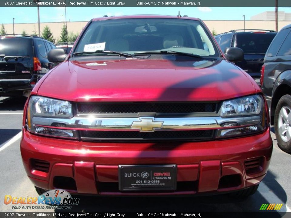 2007 Chevrolet TrailBlazer LS 4x4 Red Jewel Tint Coat / Light Gray Photo #6