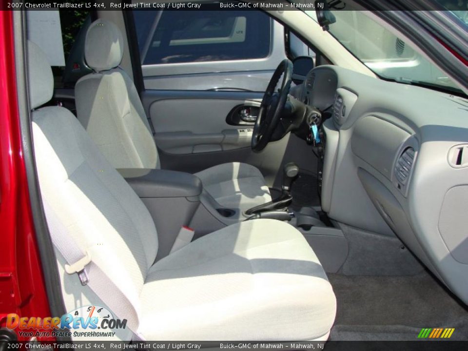 2007 Chevrolet TrailBlazer LS 4x4 Red Jewel Tint Coat / Light Gray Photo #13