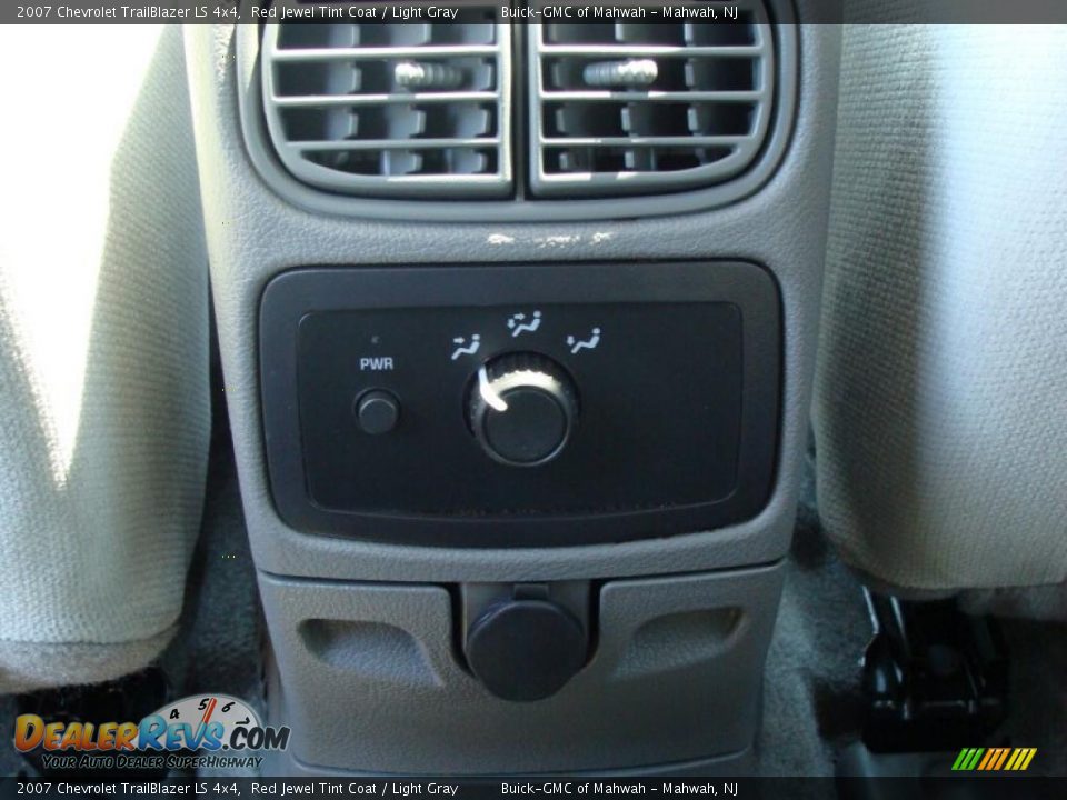2007 Chevrolet TrailBlazer LS 4x4 Red Jewel Tint Coat / Light Gray Photo #19