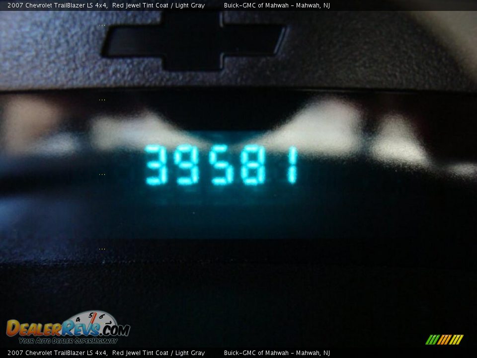 2007 Chevrolet TrailBlazer LS 4x4 Red Jewel Tint Coat / Light Gray Photo #22