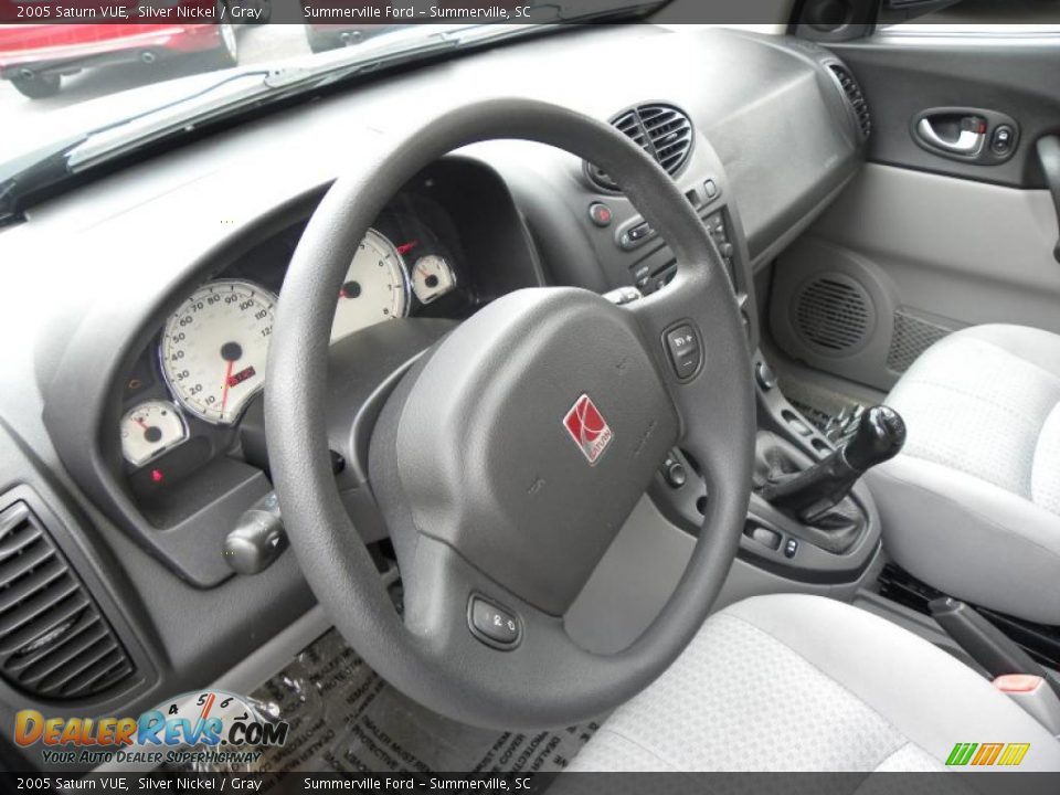 2005 Saturn VUE Silver Nickel / Gray Photo #3