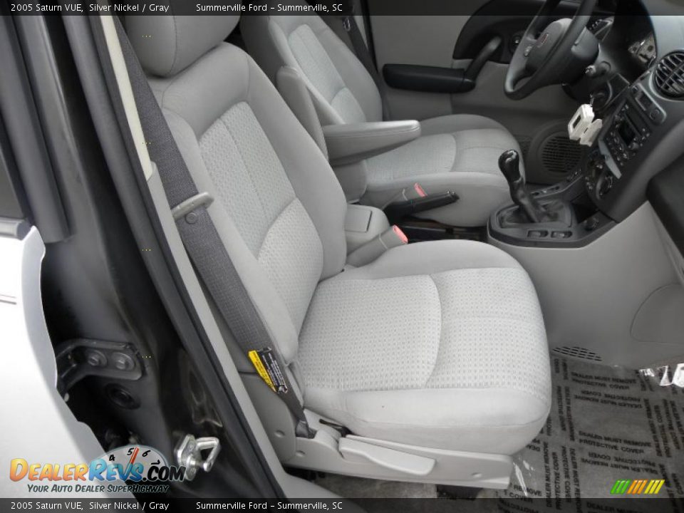 2005 Saturn VUE Silver Nickel / Gray Photo #9