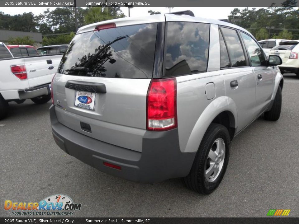 2005 Saturn VUE Silver Nickel / Gray Photo #14