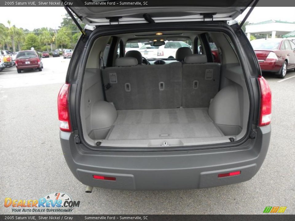 2005 Saturn VUE Silver Nickel / Gray Photo #15