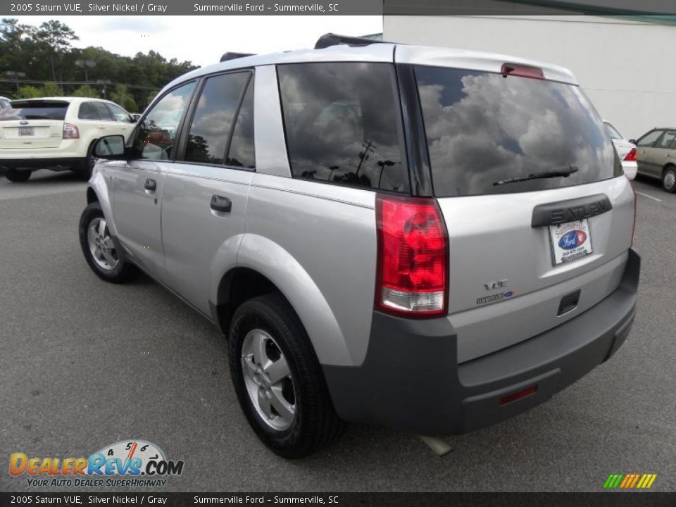 2005 Saturn VUE Silver Nickel / Gray Photo #16