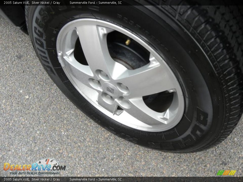 2005 Saturn VUE Silver Nickel / Gray Photo #17