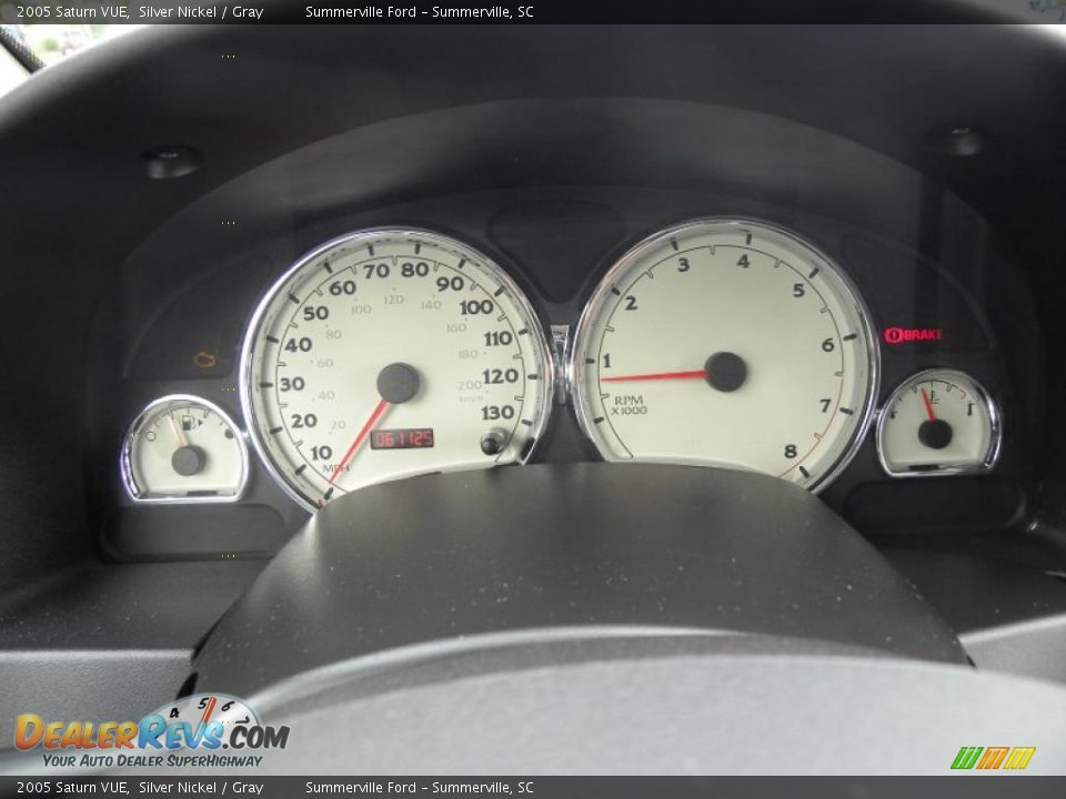 2005 Saturn VUE Silver Nickel / Gray Photo #23