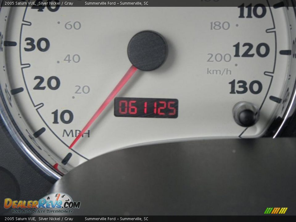 2005 Saturn VUE Silver Nickel / Gray Photo #24