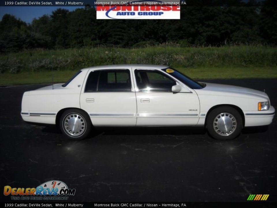 1999 Cadillac DeVille Sedan White / Mulberry Photo #1
