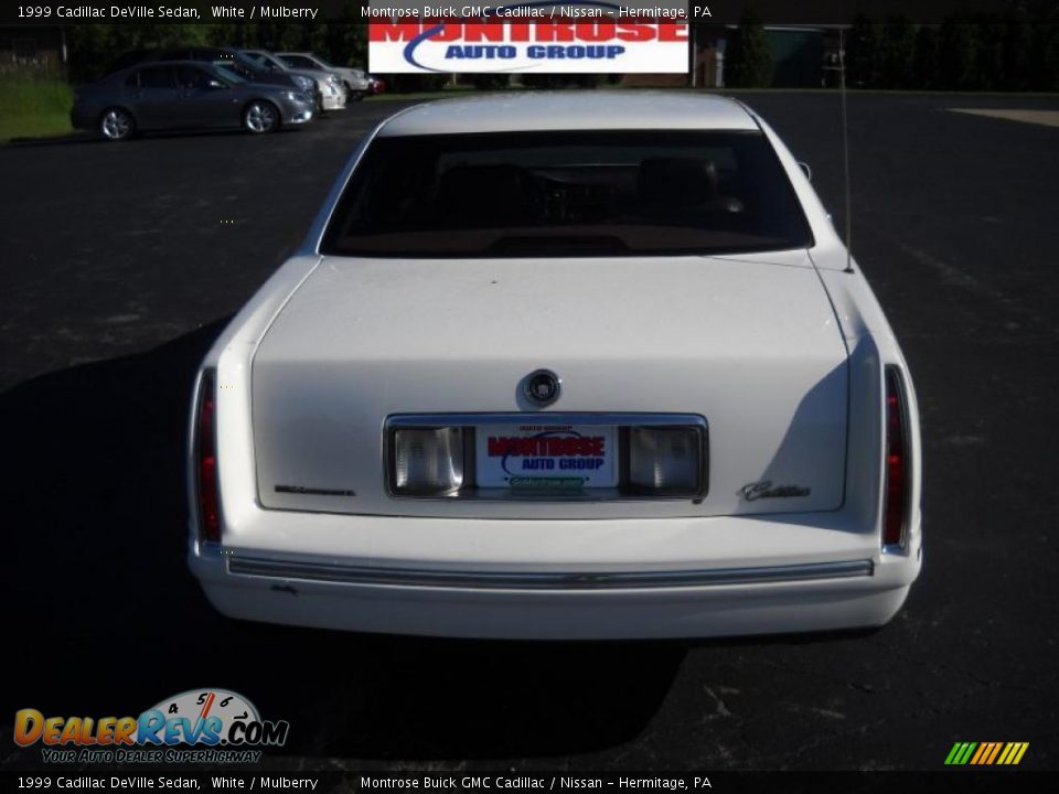 1999 Cadillac DeVille Sedan White / Mulberry Photo #4