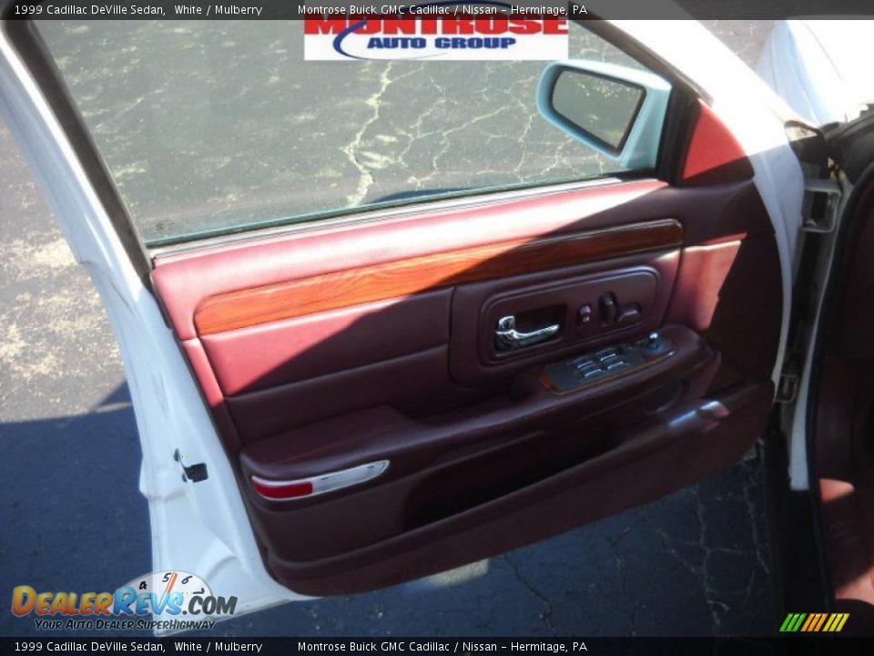 1999 Cadillac DeVille Sedan White / Mulberry Photo #8