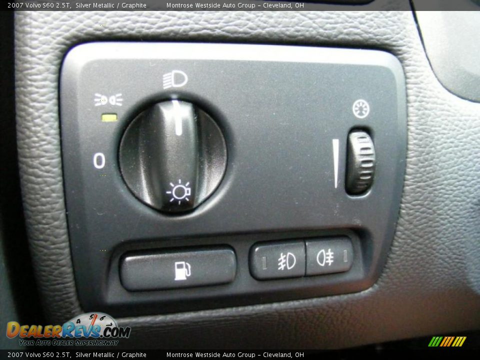 2007 Volvo S60 2.5T Silver Metallic / Graphite Photo #24