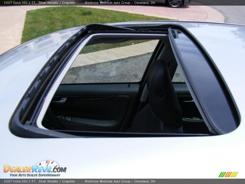 2007 Volvo S60 2.5T Silver Metallic / Graphite Photo #26