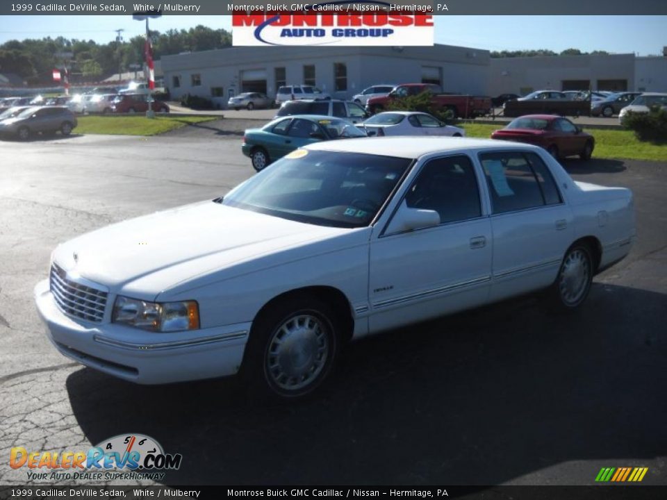 1999 Cadillac DeVille Sedan White / Mulberry Photo #18