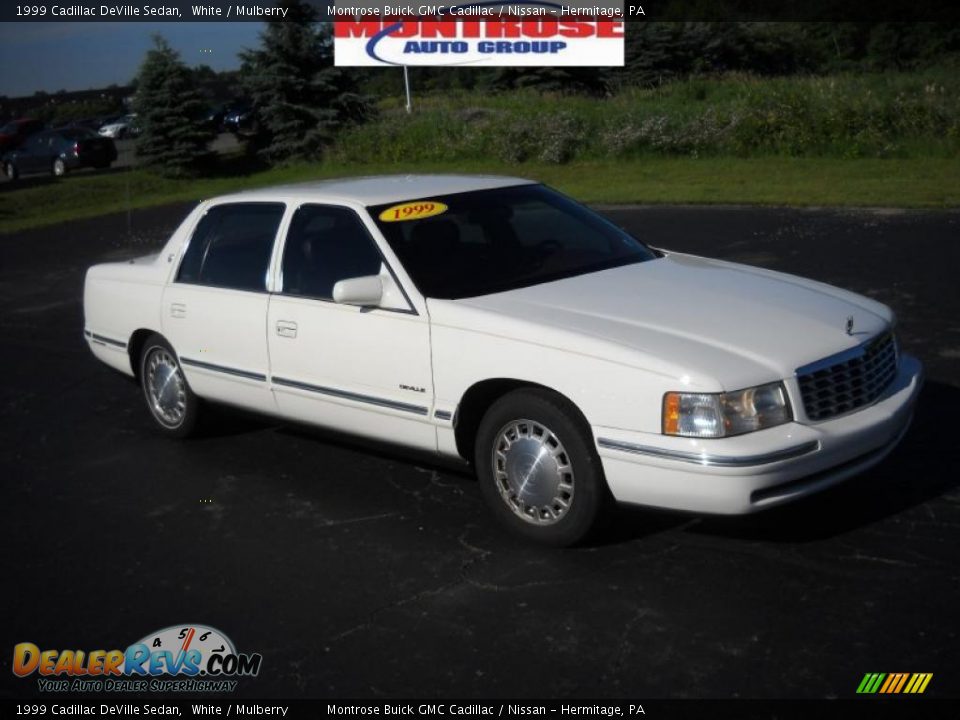 1999 Cadillac DeVille Sedan White / Mulberry Photo #22