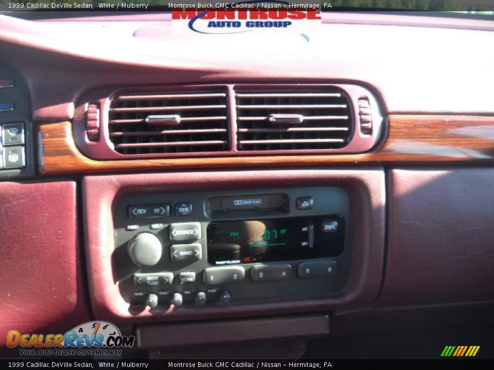 1999 Cadillac DeVille Sedan White / Mulberry Photo #26