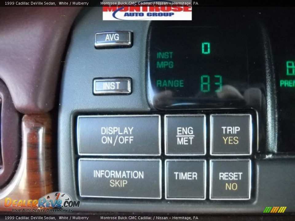 1999 Cadillac DeVille Sedan White / Mulberry Photo #28