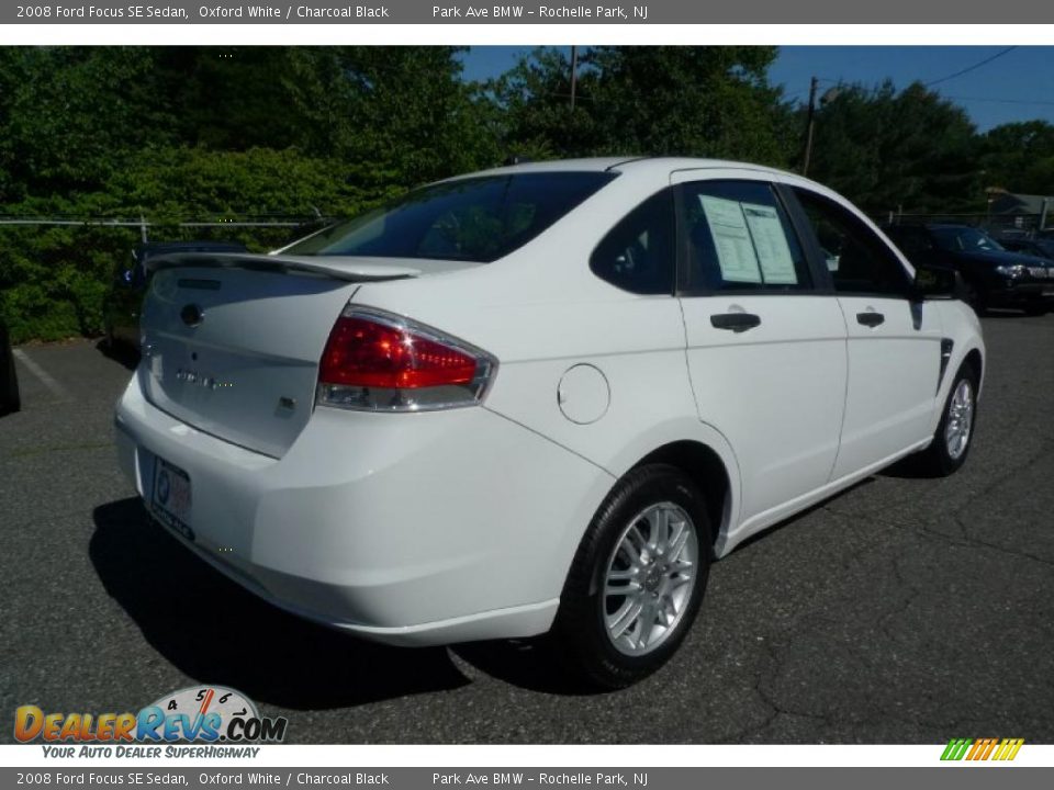 2008 Ford Focus SE Sedan Oxford White / Charcoal Black Photo #3