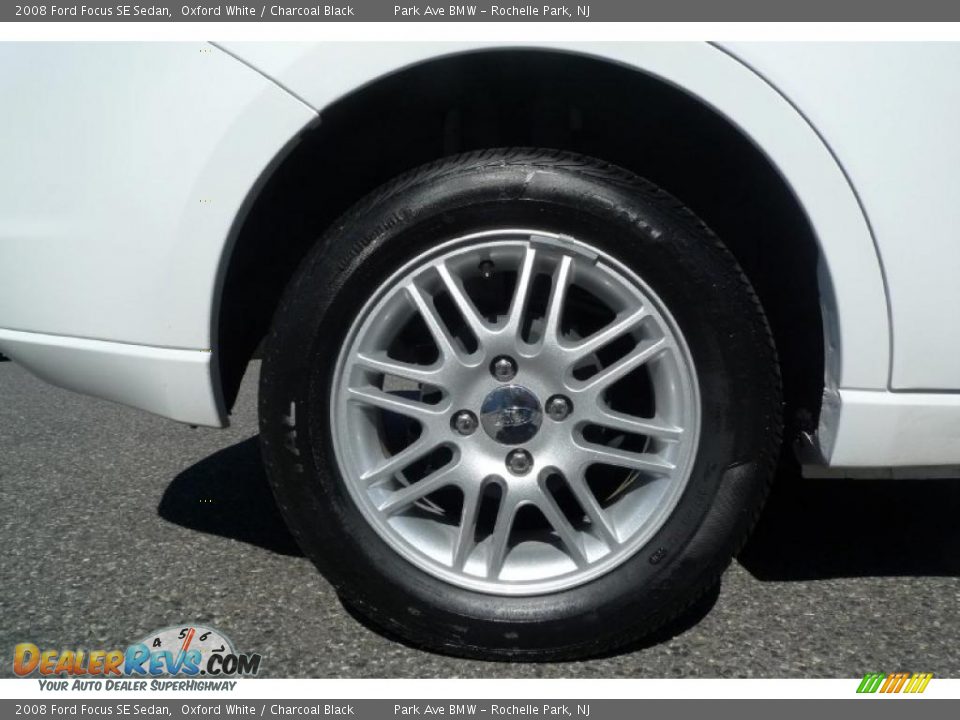 2008 Ford Focus SE Sedan Oxford White / Charcoal Black Photo #4