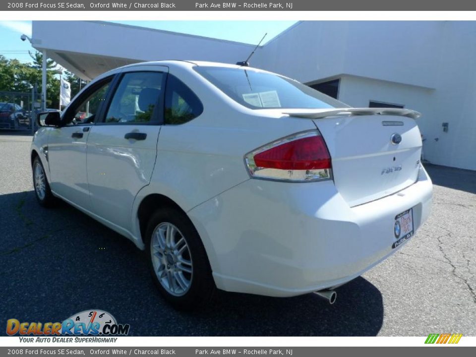 2008 Ford Focus SE Sedan Oxford White / Charcoal Black Photo #8