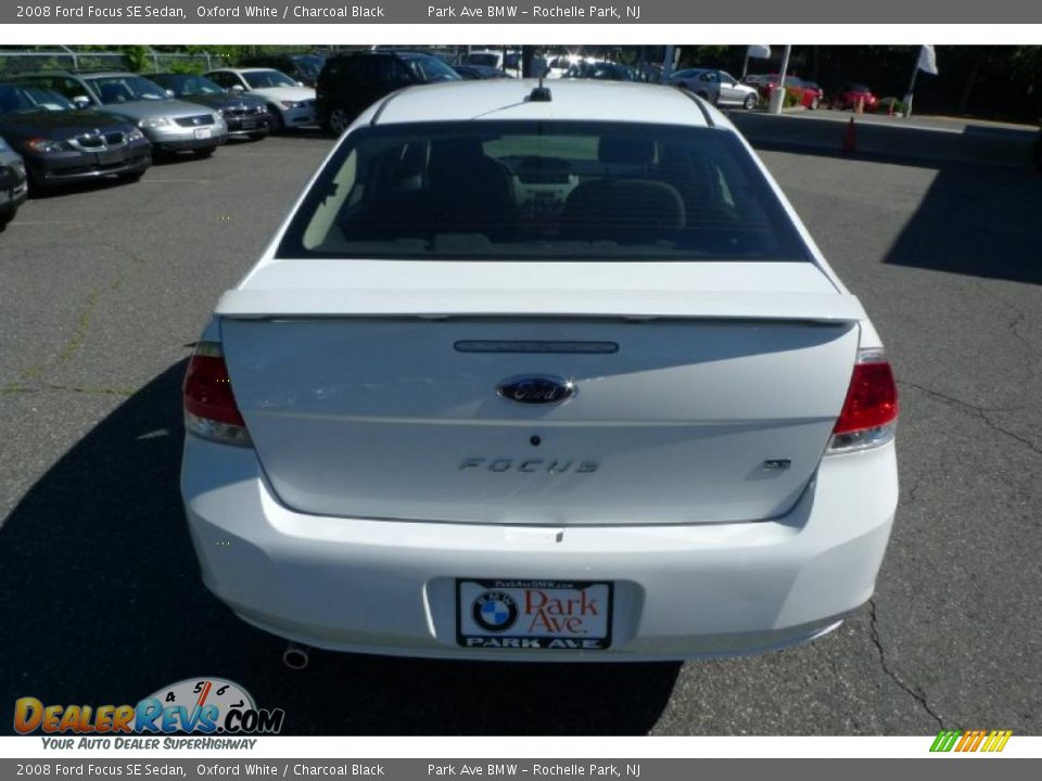 2008 Ford Focus SE Sedan Oxford White / Charcoal Black Photo #10