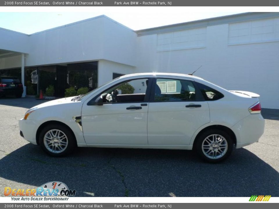 2008 Ford Focus SE Sedan Oxford White / Charcoal Black Photo #13