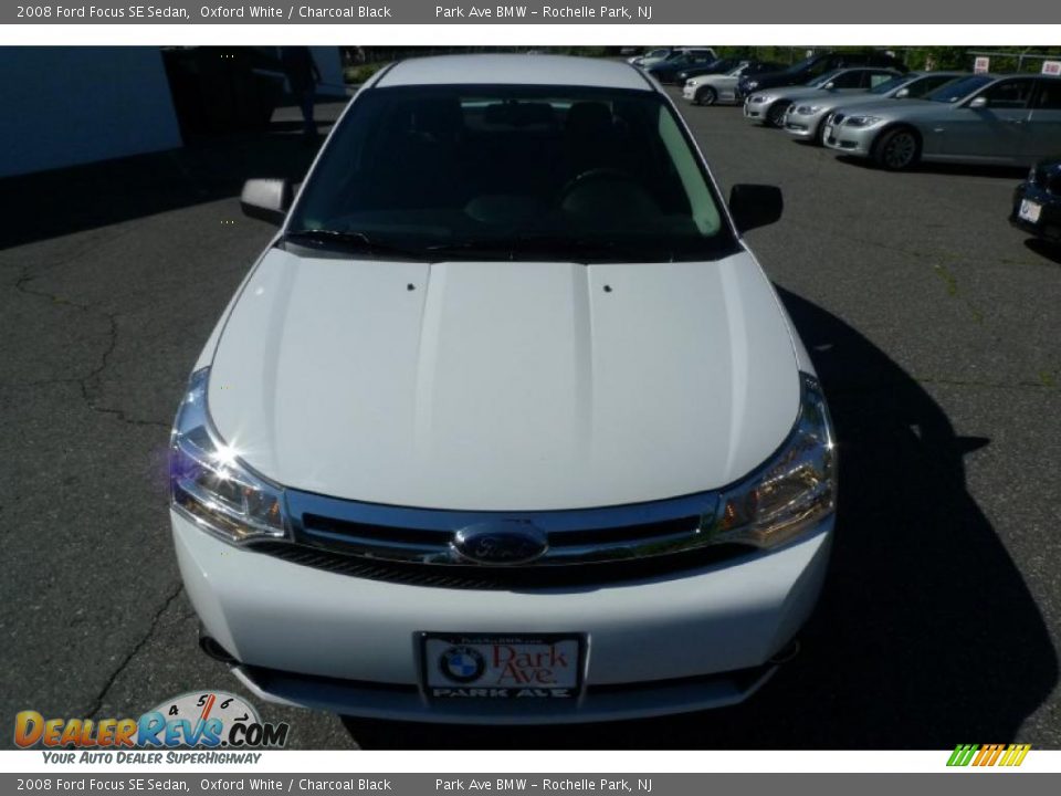 2008 Ford Focus SE Sedan Oxford White / Charcoal Black Photo #15