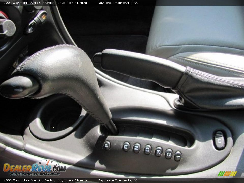 2001 Oldsmobile Alero GLS Sedan Onyx Black / Neutral Photo #11