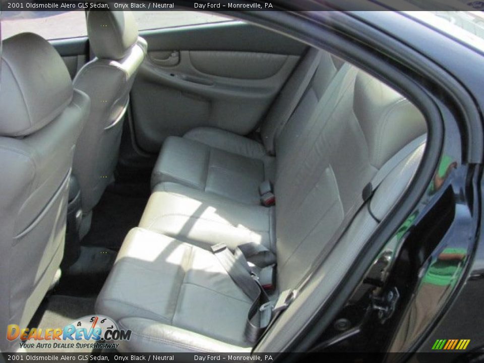 2001 Oldsmobile Alero GLS Sedan Onyx Black / Neutral Photo #13