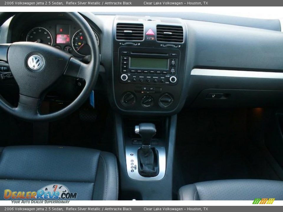 2006 Volkswagen Jetta 2.5 Sedan Reflex Silver Metallic / Anthracite Black Photo #6