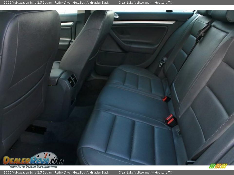 2006 Volkswagen Jetta 2.5 Sedan Reflex Silver Metallic / Anthracite Black Photo #8