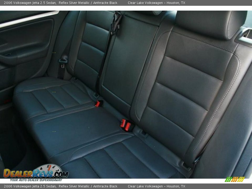 2006 Volkswagen Jetta 2.5 Sedan Reflex Silver Metallic / Anthracite Black Photo #15