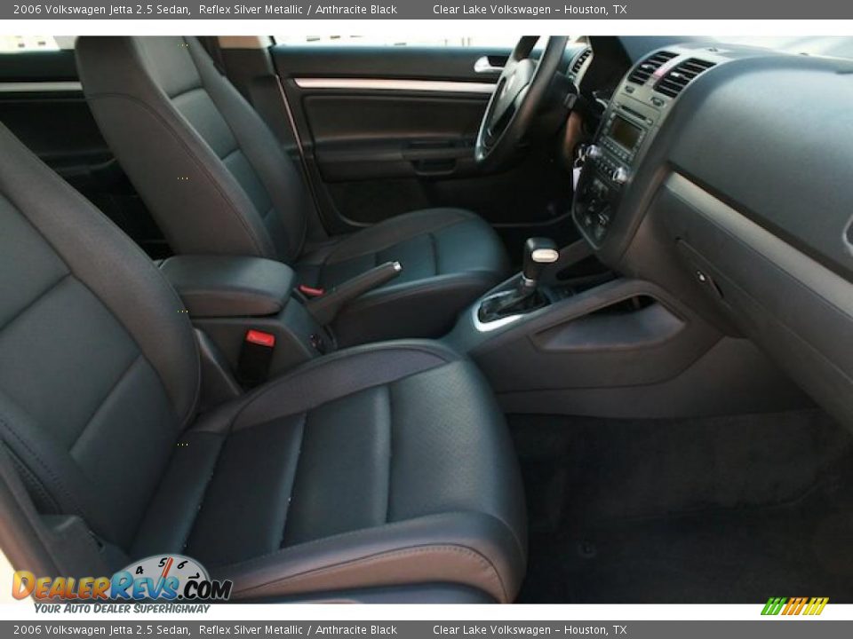 2006 Volkswagen Jetta 2.5 Sedan Reflex Silver Metallic / Anthracite Black Photo #21