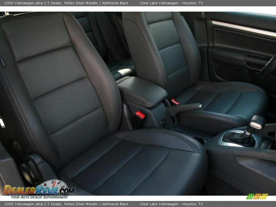 2006 Volkswagen Jetta 2.5 Sedan Reflex Silver Metallic / Anthracite Black Photo #23